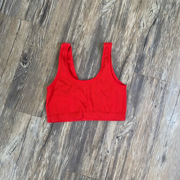 Colsie Red Ribbed Crop Top - Picture 2 of 4